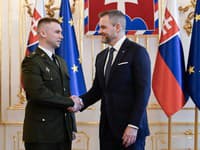 Poručík Peter Jurov a prezident SR Peter Pellegrini.