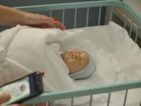 V seriáli Dotyk života sa miesto skutočných bábätiek objavujú reborny. 