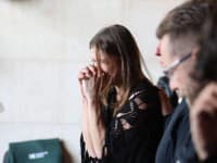 Žalostný pohľad na vdovu Feldekovú: Bolestivé FOTO s manželovou urnou!