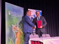 Na snímke zľava štátny tajomník Ministerstva životného prostredia (MŽP) SR Filip Kuffa a generálny riaditeľ sekcie Európskej územnej spolupráce Martin Hudzík.