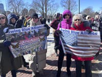 Ľudia protestovali v Bostone proti politike Trumpa a Muska.