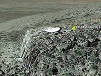 Ľudí znepokojil ZÁHADNÝ výjav na Google mapách: Ukrytý je vysoko v horách! Šialené teórie o UFO či strelnici
