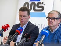 Viceprezident Asociácie nemocníc Slovenska (ANS) Igor Pramuk (vľavo) a prezident ANS Marián Petko