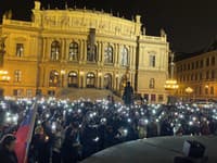 Pietna spomienka na slovenského novinára Jána Kuciaka a jeho snúbenicu Martiny Kušnírovej v Kostole Najsvätejšieho Salvátora v centre Prahy.