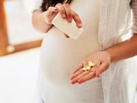 Odborníci varujú pred bežne používaným liekom: Ak ho užijete v tehotenstve, riskujete ADHD u bábätka!