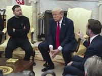 Americký prezident Donald Trump a ukrajinský prezident Volodymyr Zelenskyj počas stretnutia v Oválnej pracovni Bieleho dom.