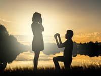 Hviezda Spider-Mana prekvapila fanúšikov: Romantické zásnuby… Podelil sa o krásne zábery!