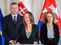 Prezident Peter Pellegrini a zakladateľka OZ Skutočné obete Lenka Straková.