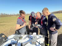 Hasiči aj vo štvrtok pomáhali po požiari v obci Hustopeče nad Bečvou