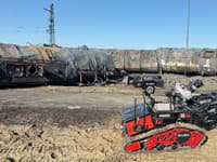 Hasiči aj vo štvrtok pomáhali po požiari v obci Hustopeče nad Bečvou