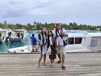 Oliver Andrásy dovolenkoval s manželkou a vnučkou na Maledivách