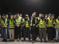 Študenti v Belehrade vyhlásili blokádu telerozhlasu RTS: Trvať bude až 22 hodín!