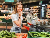 Nakupujte domáce a sezónne ovocie a zeleninu, oplatí sa to