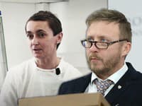 ŠKANDÁL Kotlárove testy vakcín má mať na svedomí táto kontroverzná žena: Je spätá s konšpiráciami o covide