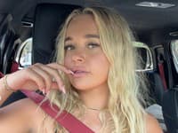 Si bohatý a starý? Hviezda OnlyFans pohoršila ľudí odvážnou reklamou na ulici: Túži len po jednom!