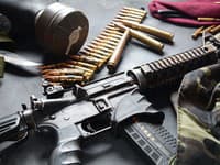 Slovinsko ako prvé v EÚ zakázalo vývoz aj tranzit zbraní do Izraela: Viní ho z porušovania humanitárneho práva