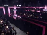 DRSNÝ koniec odovzdávania Andělov: ŠIALENÁ bitka na ulici... Schytal to aj Prachař!