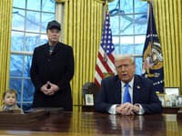 Trumpove rošády s clami neboli len tak: Išlo o zámer?! Na akciách sa poriadne nabalil on a jeho blízki