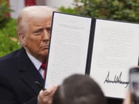 Trump pritvrdzuje! Celkové clo na čínsky dovoz do USA teraz predstavuje 145 percent