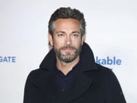 Hviezdny herec sa stal po prvýkrát otcom: Fanúšikom ukázal rozkošný záber svojho malého pokladu!