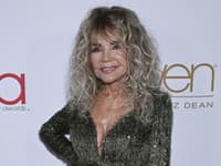 Slávna herečka pred 90-kou ŠOKUJE: Má NIEKOĽKO priateľov s VÝHODAMI!