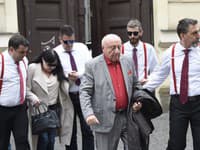 Pohreb Aničky Slováčkovej - rodičia Dáda Patrasová a Felix Slováček