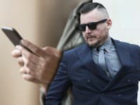 Škandalózny Bombic a noc za mrežami: Prečo polícia zakročila? Na jeho účte sa to čoraz viac zvrhávalo