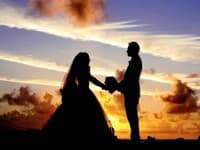 Hviezdny pár prekvapil fanúšikov: Tajná svadba!