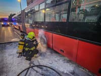 V Petržalke horeli brzdy autobusu MHD: Cestujúci vystúpili včas