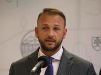 S výstavbou nemocnice vo Vajnoroch sú samosprávy spokojné, uviedol Šutaj Eštok: Vyjadril sa aj k trinástemu dôchodku