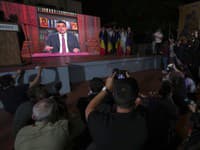 Prezidentské voľby v Rumunsku: TOTO je podľa exit pollov víťaz prvého kola, dojemné slová