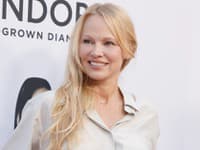 Pamela Anderson ukázala NOVÝ ÚČES: Fúúú, vyzerá ako KRÁĽ KAZISVET!
