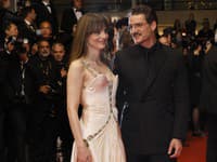Pedro Pascal, Lux Pascal 