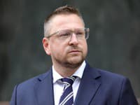 Definitívny KONIEC v PS! Rozhodcovská komisia vylúčila Martina Pekára pre majetok aj nevhodné správanie