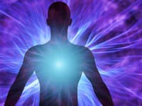 Ľudia a iné živé tvory vyžarujú viditeľné svetlo, ktoré po smrti mizne