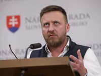 Kotlár opäť na scéne: Na emotívnej tlačovke naložil Hlasu-SD aj prezidentovi! Rázna REAKCIA strany
