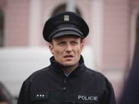 Český herec (49) ukázal novú frajerku: Veď vyzerá ako jeho dcéra!