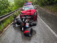 Polícia v Košickom kraji riešila opitého mladíka za volantom aj nehodu motorkára