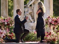 Hviezda obľúbeného sitkomu sa ZASNÚBILA: Áno mu povedala známa tanečnica!