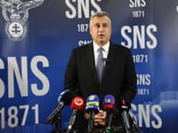 SNS žiada zníženie počtu VÚC na polovicu: Kritizuje Rašiho a Kaliňáka za varovanie pred stratou eurofondov