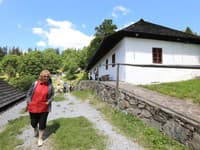 Obec Kalište počas 19. ročníka Stretnutia generácií pri príležitosti 80. výročia vypálenia obce Kalište