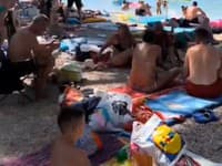 Chorvátske pláže praskajú vo švíkoch: VIDEO Na internete sú terčom posmechu, hlava na hlave!