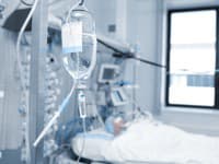 „Spiaci princ“ je po 20 rokoch stále v kóme a tvrdenie o jeho prebudení je nepravdivé VIDEO