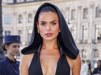 TRAPAS sexi modelky: Telo ju ZRADILO v najnevhodnejšej chvíli... Uff, PÁSIK na bielej sukni!