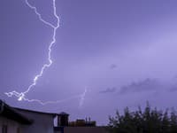 Meteorológovia varujú pred búrkami: V týchto častiach Slovenska platí výstraha 1. stupňa
