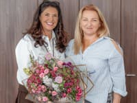 Moderátorka Iveta Malachovská a generálna riaditeľka STVR Martina Flašíková