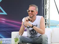 Český fotograf Tomáš Třeštík počas festivalu Pohoda