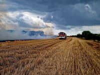 Goreči kombajni povzročili obsežno škodo na poljih