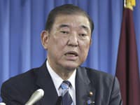 Japonský premiér Šigeru Išiba po volebnej porážke neodstúpi: Opozícia zvažuje nedôveru vláde