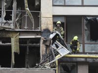 Ruski napad na Kijev poškodoval postajo metroja, potrjena prva žrtev